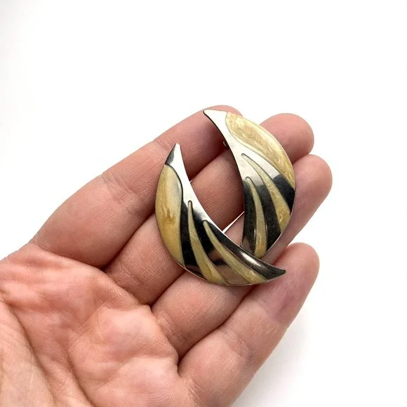 Vintage Two-Tone Crescent Earrings - Picture 2 of 4